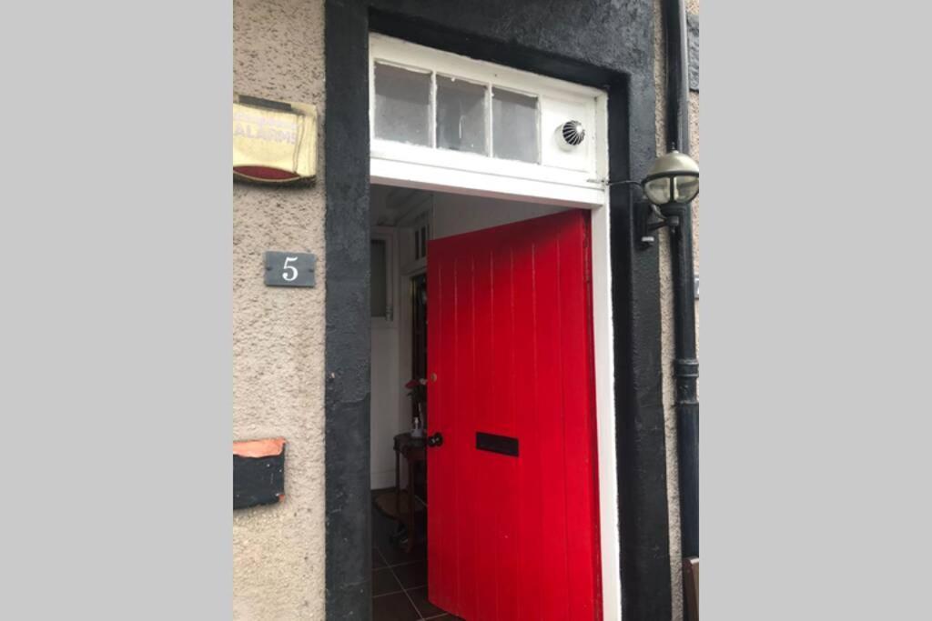One Bedroom Flat On The Banks Of Loch Lomond Alexandria Eksteriør billede