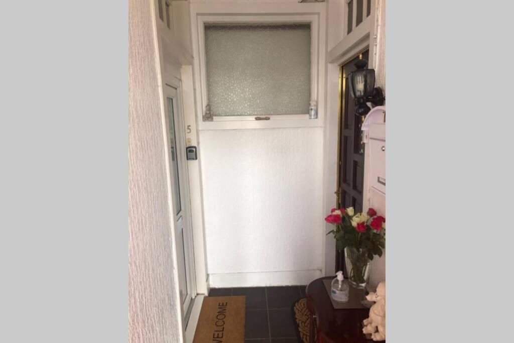 One Bedroom Flat On The Banks Of Loch Lomond Alexandria Eksteriør billede