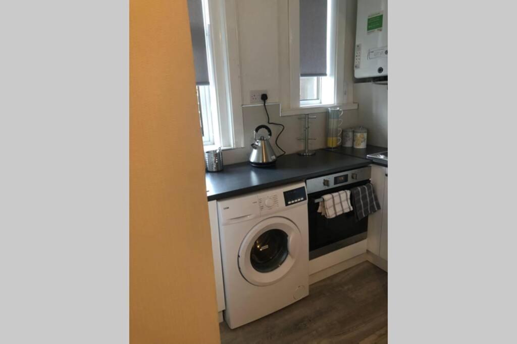 One Bedroom Flat On The Banks Of Loch Lomond Alexandria Eksteriør billede
